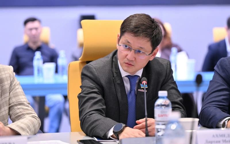 Құрылтай цифрландыру мен ЖИ бойынша жобалар мен ұсыныстар қабылдап жатыр